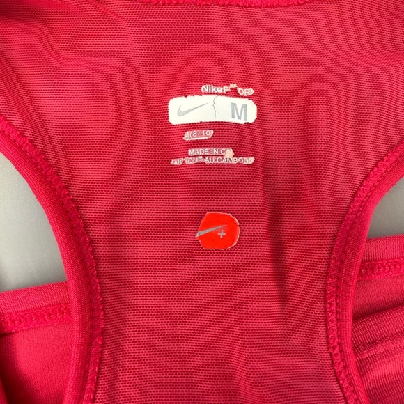 Nike women’s pink tank top built in bra - Picture 3 of 4